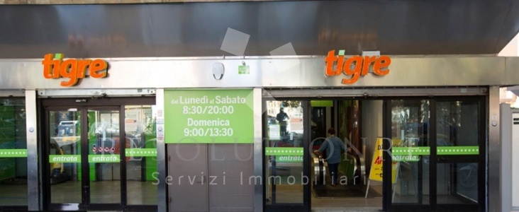 Roma,Liegi31 C - 31 D,Supermarket / Minimarket,Liegi,1017