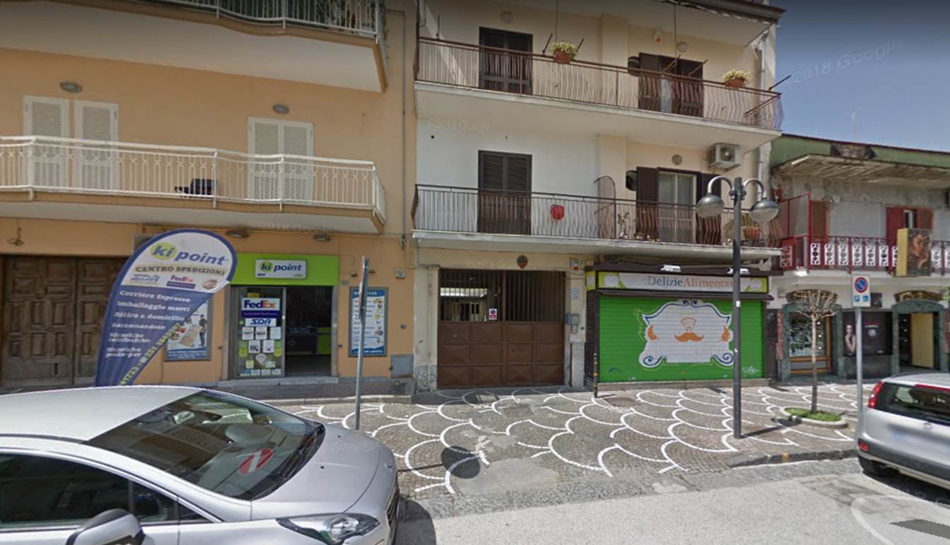 Napoli,Rossi,Negozio,Rossi,1037